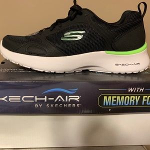 New In Box Skechers Sport Mens Sneakers Casual Black/Green 232292-BKLM Size 7.5